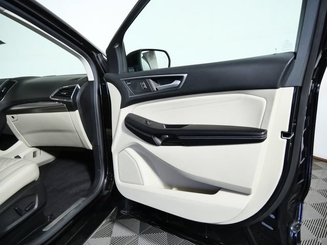 Certified 2023 Ford Edge Titanium AWD/4WD image 10