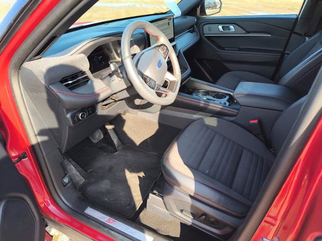 Certified 2025 Ford Explorer ST-Line AWD/4WD image 9