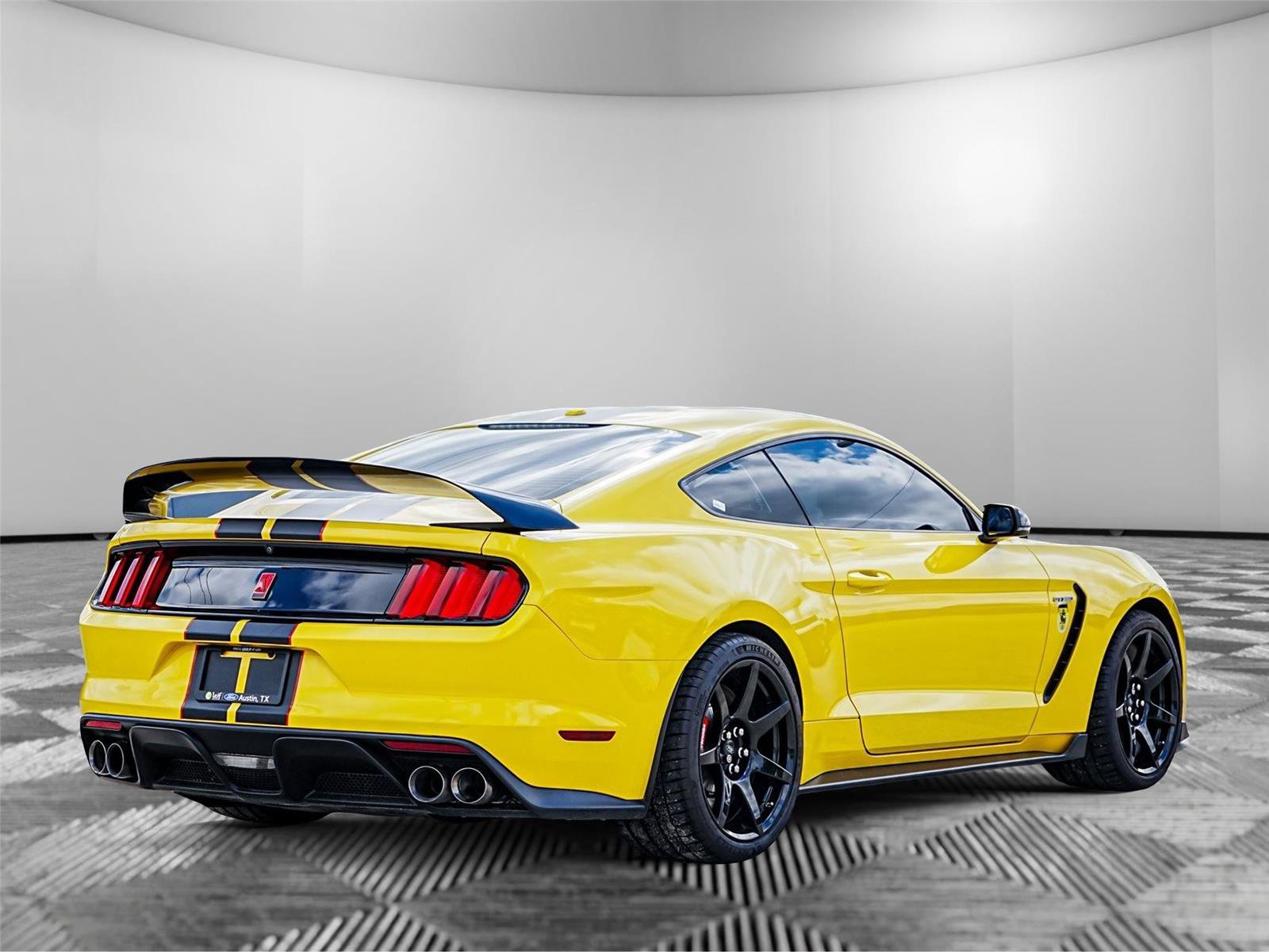 Certified 2017 Ford Mustang Shelby GT350R w/ GT350R Equipment Group 920A RWD image 5