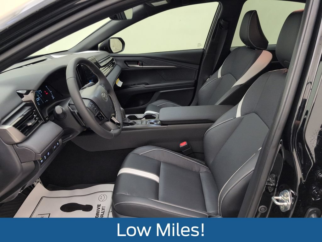 Used 2026 Toyota Camry SE w/ Convenience Package FWD image 4