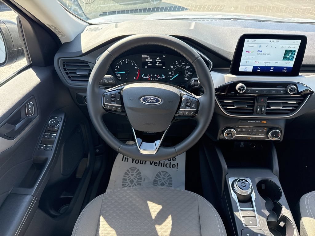 Certified 2022 Ford Escape SE w/ Cold Weather Package FWD image 12