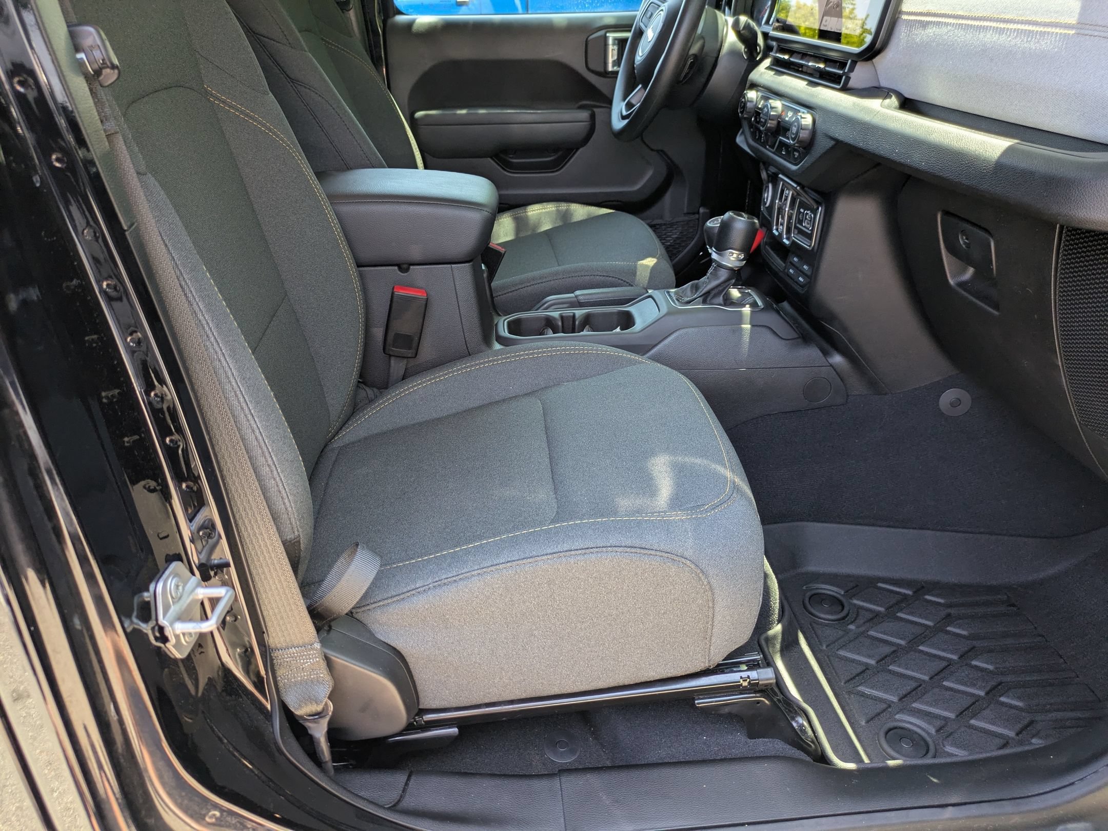 Used 2024 Jeep Gladiator Sport AWD/4WD image 31