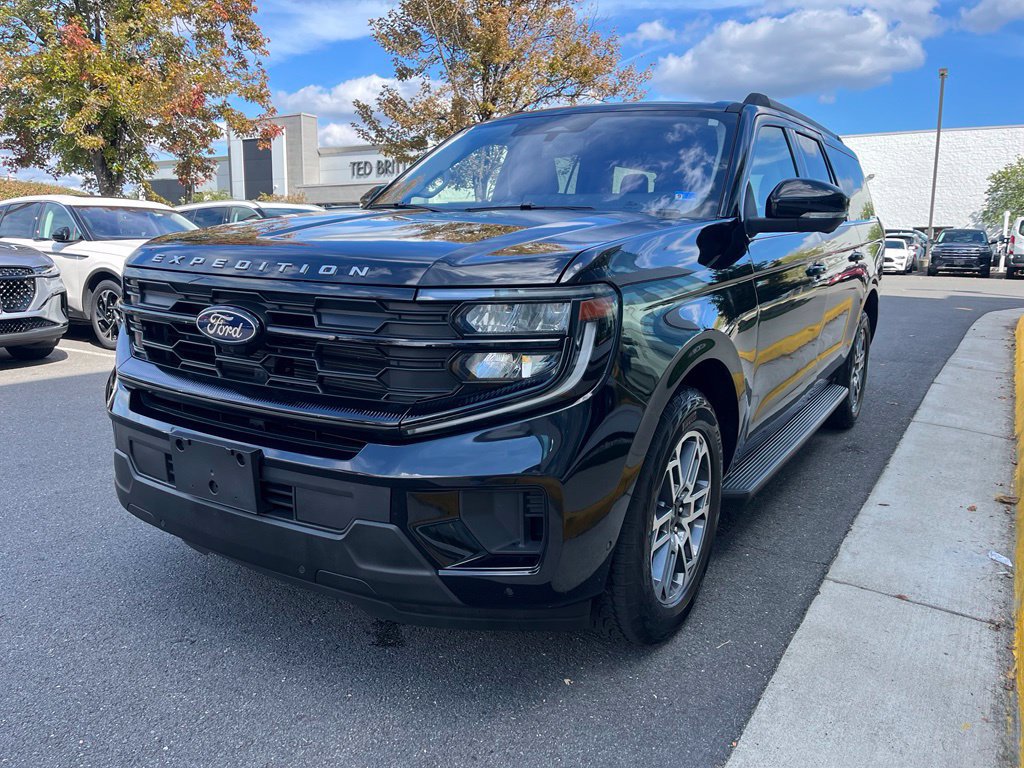 Certified 2025 Ford Expedition Max Active AWD/4WD image 3