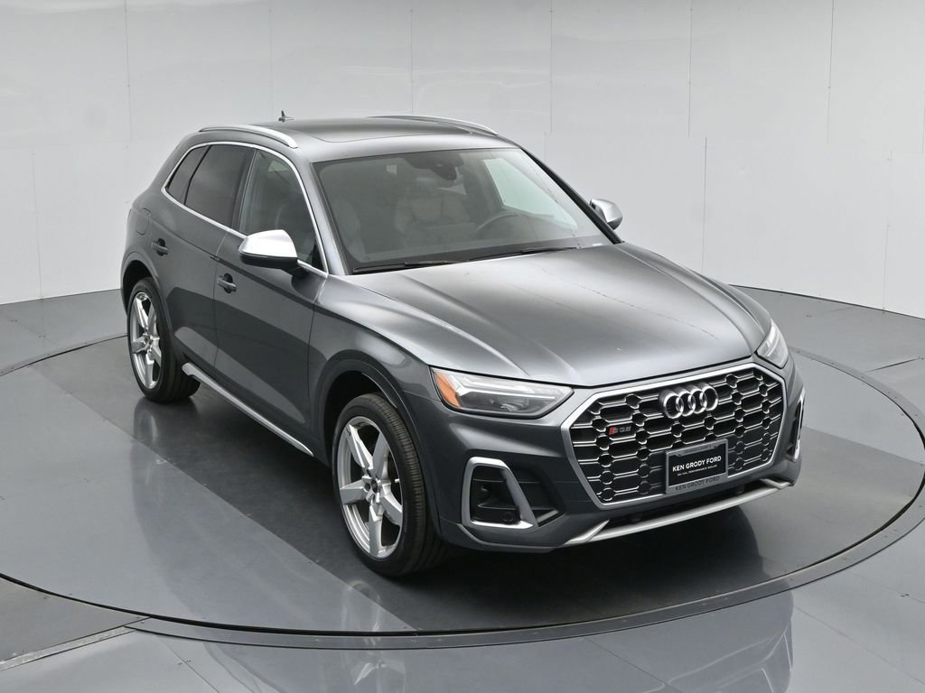 Used 2021 Audi SQ5 Premium w/ Convenience Package image 4