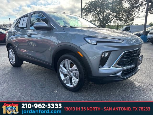 Used 2025 Buick Encore GX Preferred FWD image 1