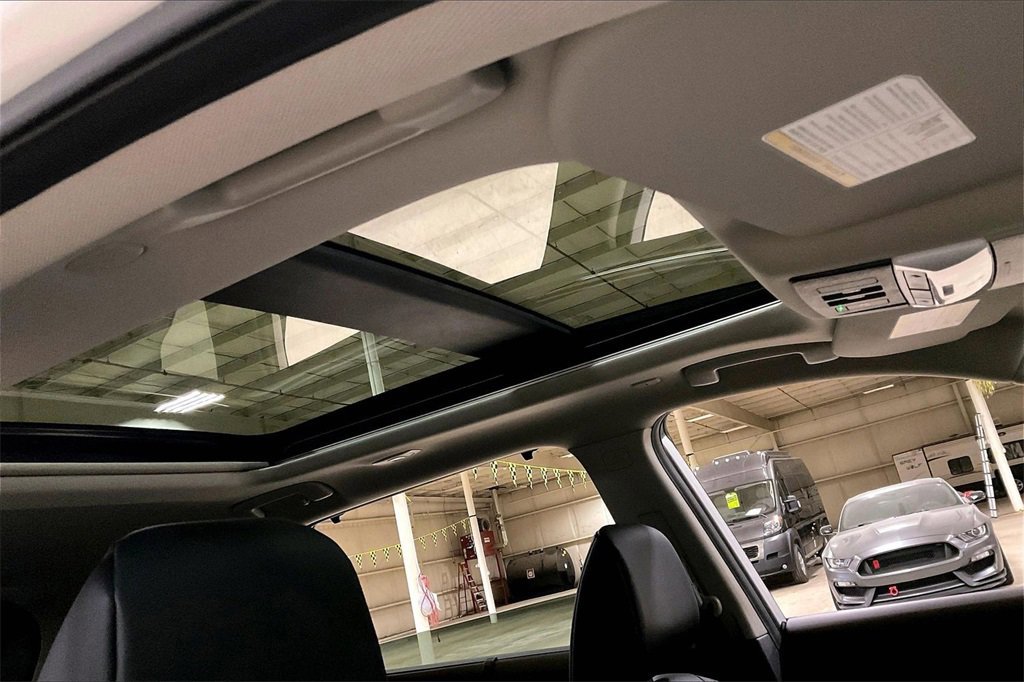 Used 2023 Nissan Rogue SV w/ SV Premium Package image 21