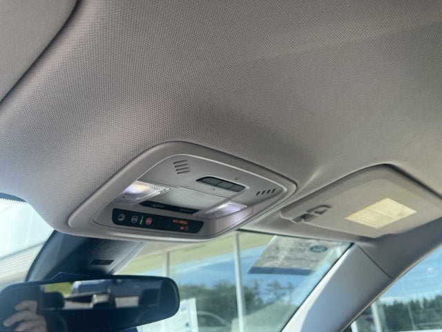 Used 2021 Chevrolet Traverse LT FWD image 17