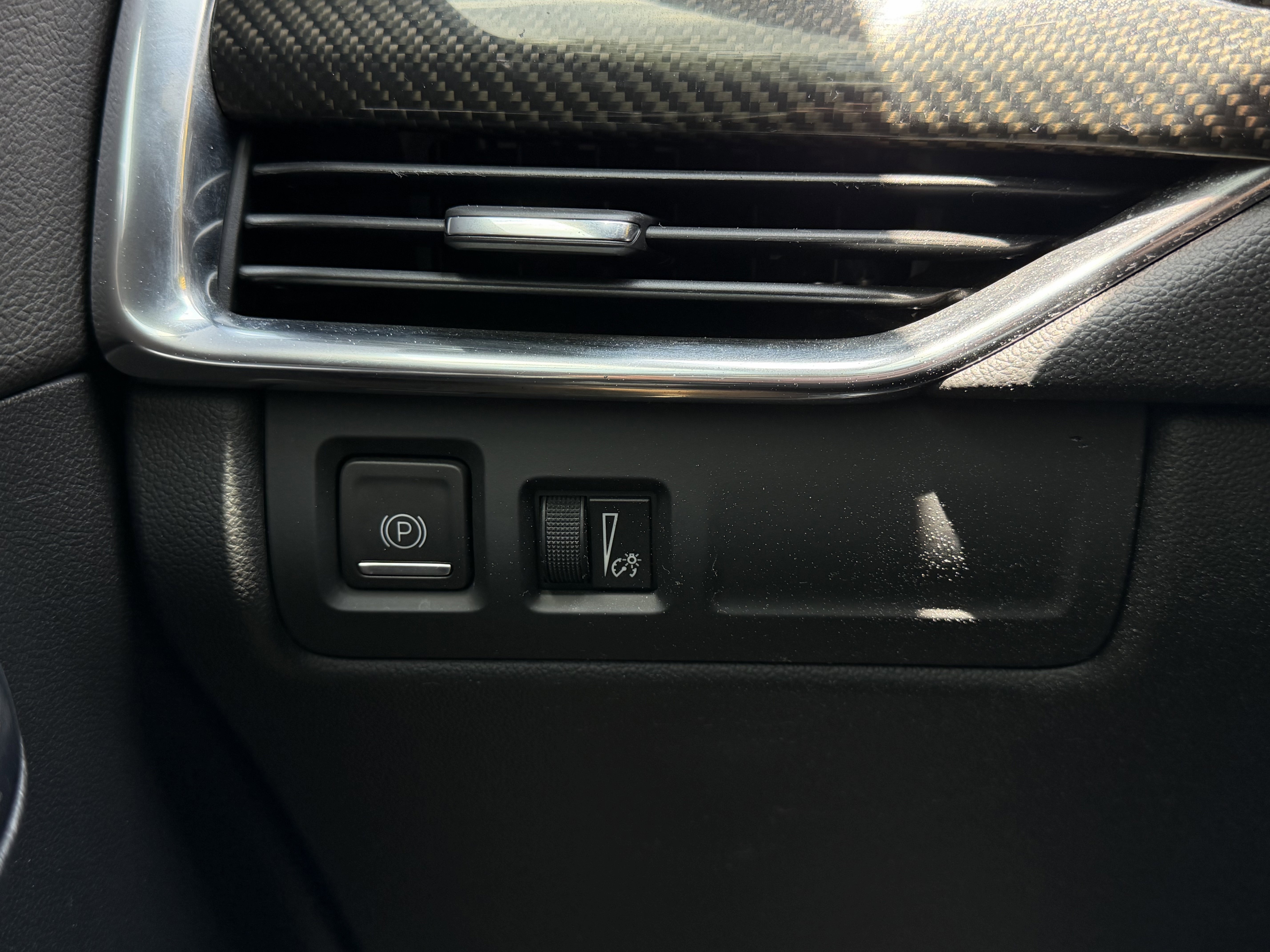 Used 2022 Cadillac XT4 Sport w/ Enhanced Visibility Package FWD image 26