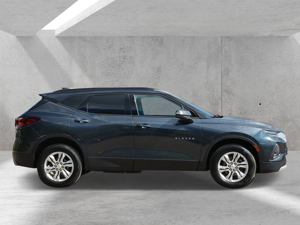 Used 2020 Chevrolet Blazer LT FWD image 2