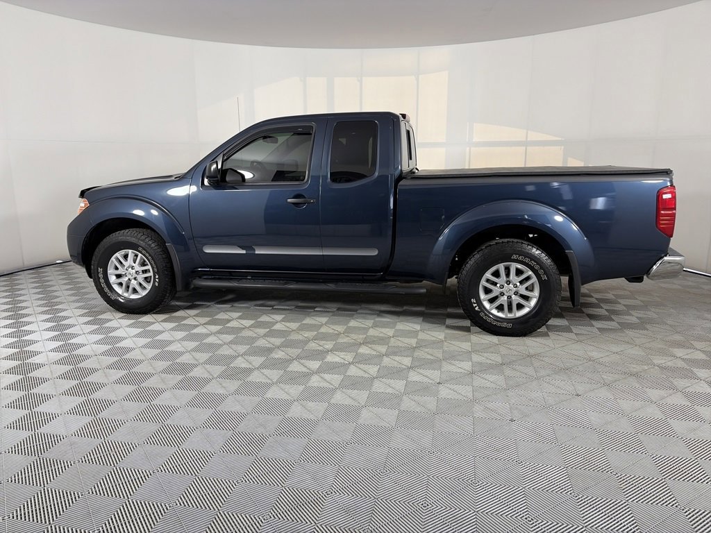 Used 2019 Nissan Frontier SV image 2
