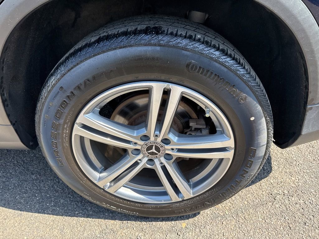 Used 2021 Mercedes-Benz GLC 300 4MATIC image 9