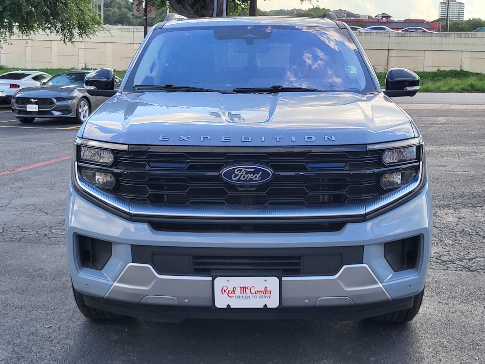 Certified 2025 Ford Expedition Max Platinum image 9