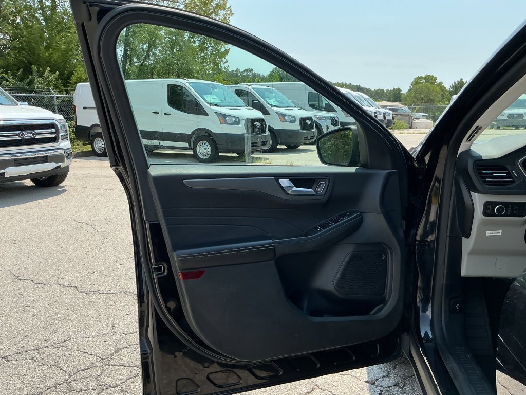 Certified 2023 Ford Escape SE FWD image 14