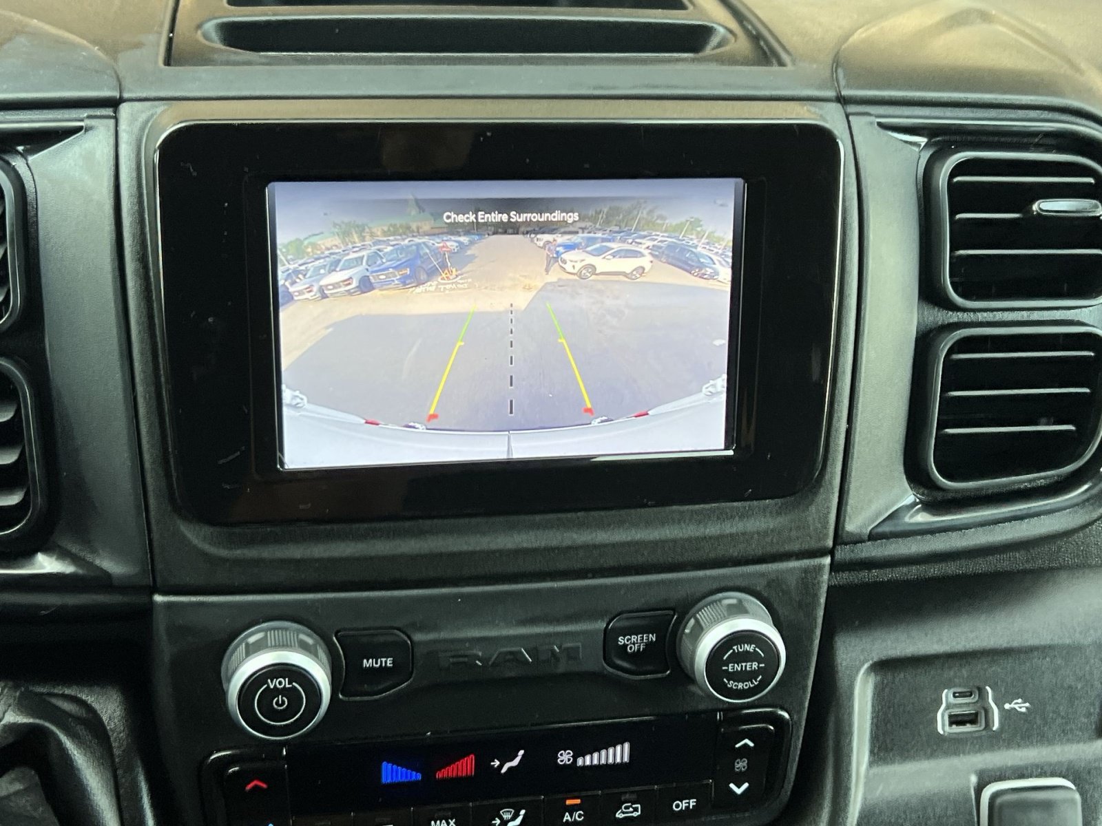Used 2023 RAM ProMaster 2500 FWD image 27