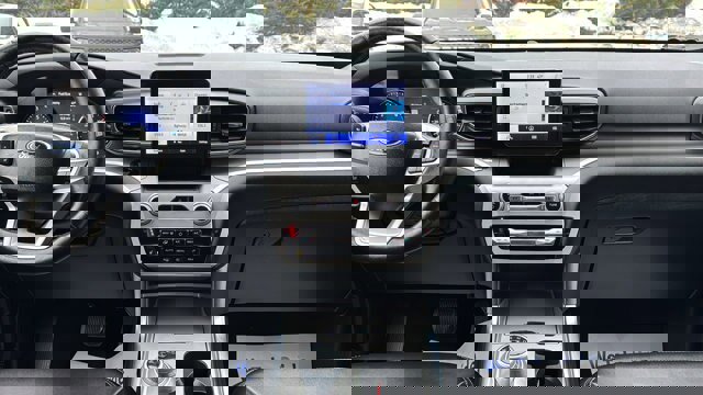 Certified 2022 Ford Explorer XLT w/ Equipment Group 202A image 15
