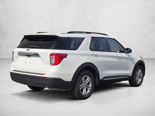Certified 2023 Ford Explorer XLT image 3