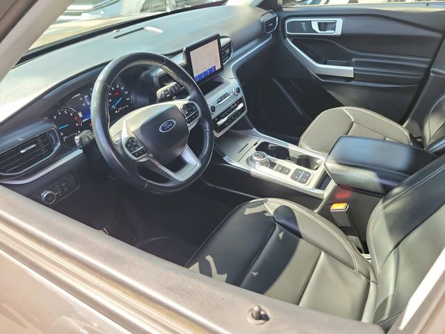 Certified 2021 Ford Explorer XLT w/ Equipment Group 202A RWD image 3