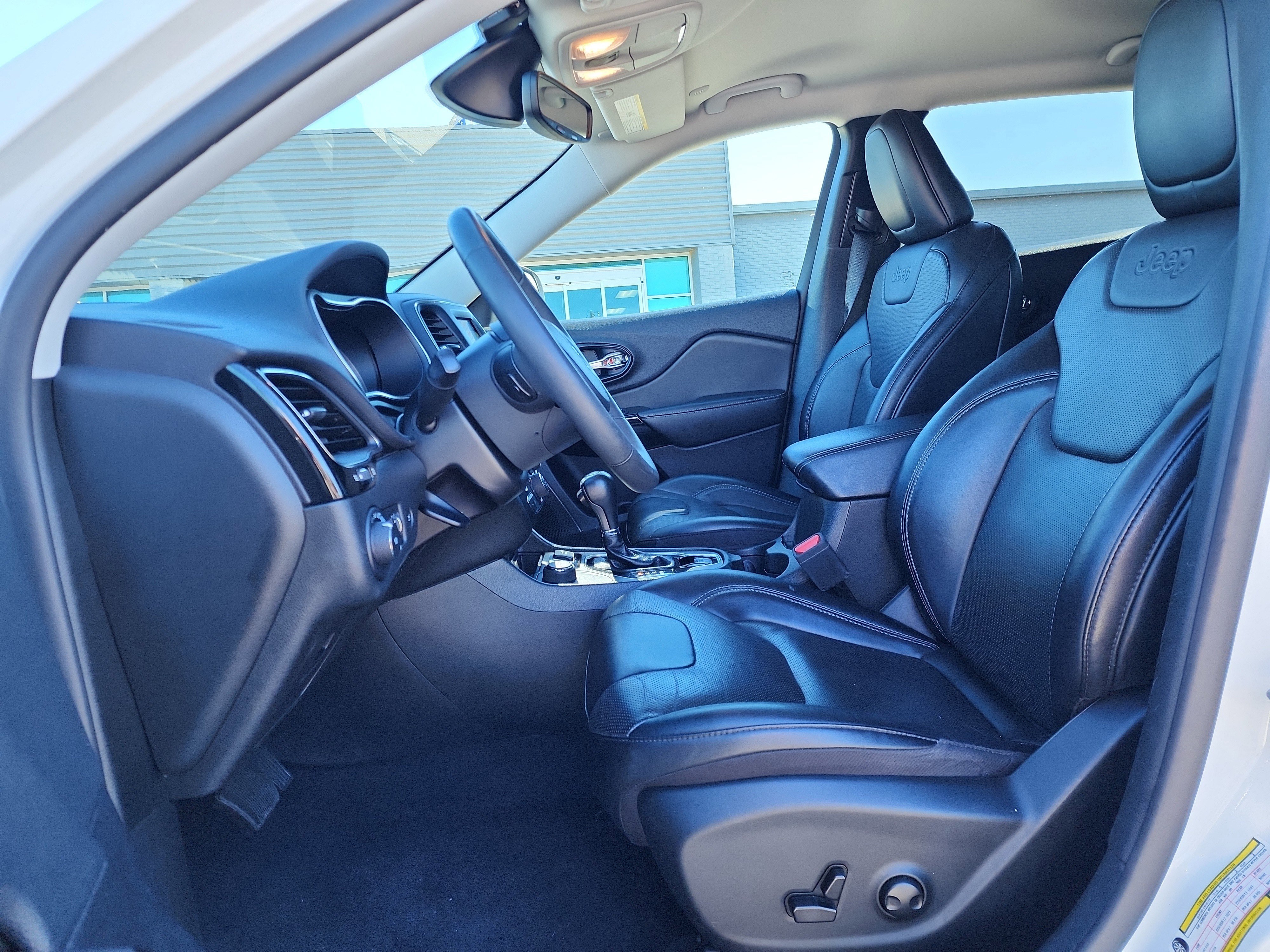 Used 2023 Jeep Cherokee Altitude Lux image 7