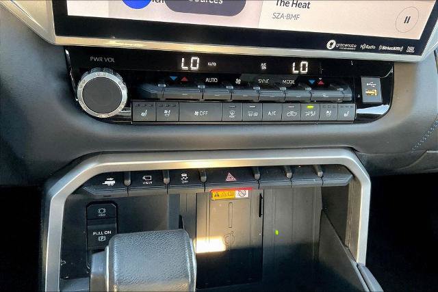 Used 2023 Toyota Tundra Platinum AWD/4WD image 16