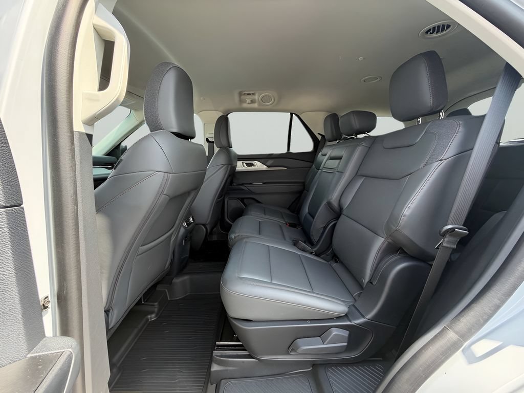Certified 2026 Ford Explorer Active w/ Active Comfort Package RWD image 23