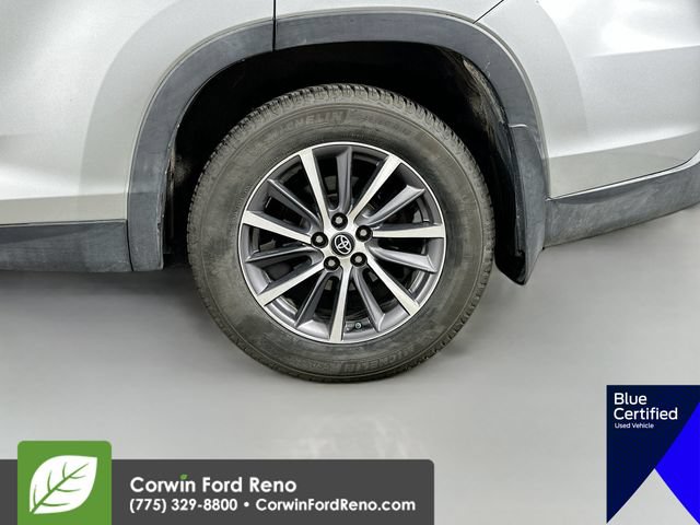 Used 2019 Toyota Highlander XLE AWD/4WD image 36
