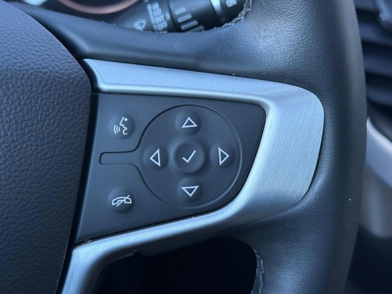 Used 2023 GMC Acadia SLT w/ Elevation Edition image 18