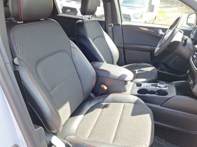 Certified 2025 Ford Escape ST-Line w/ Equipment Group 301A image 24
