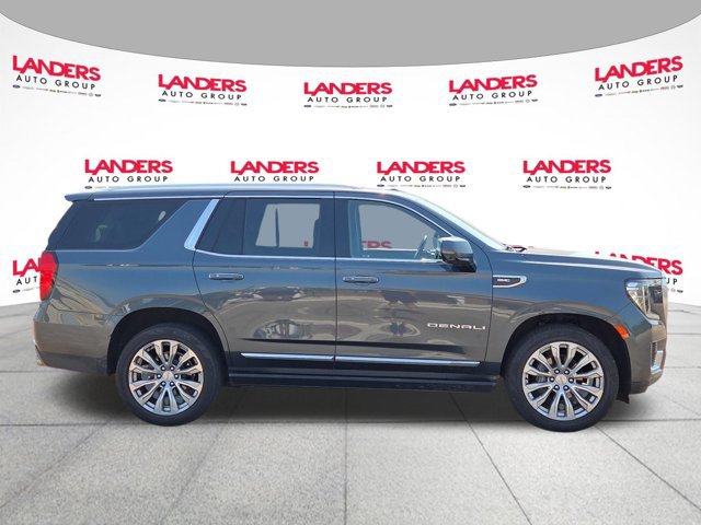 Used 2021 GMC Yukon Denali w/ Denali Premium Package AWD/4WD image 2