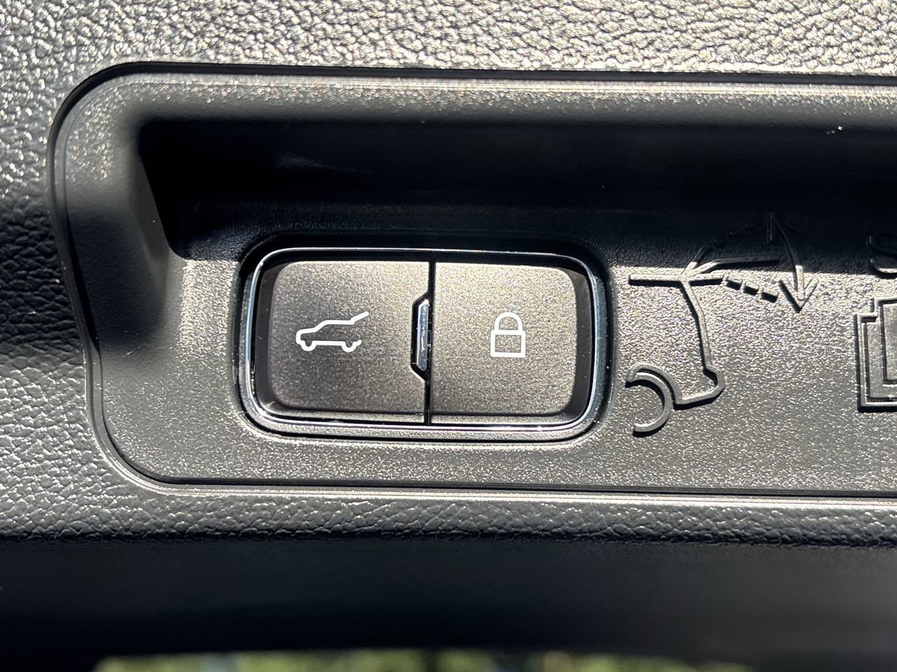 Certified 2023 Ford Explorer Platinum w/ Technology Package image 9