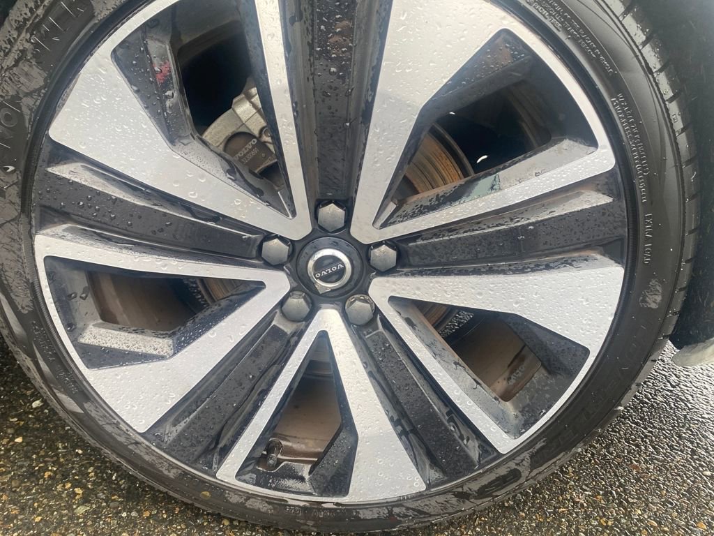 Used 2022 Volvo S60 B5 Momentum w/ Advanced Package image 13