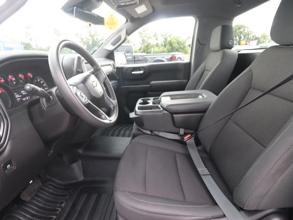 Used 2025 Chevrolet Silverado 1500 W/T RWD image 2