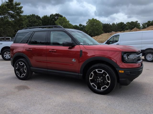 Certified 2024 Ford Bronco Sport Outer Banks w/ Tech Package AWD/4WD image 2