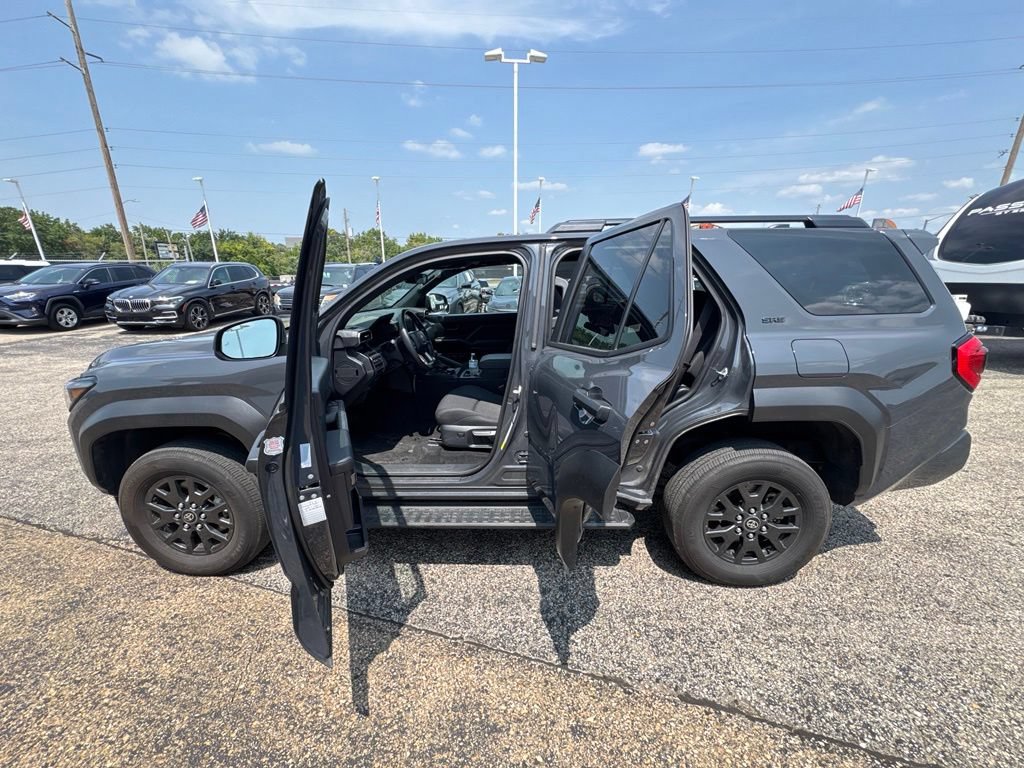 Used 2025 Toyota 4Runner SR5 AWD/4WD image 4