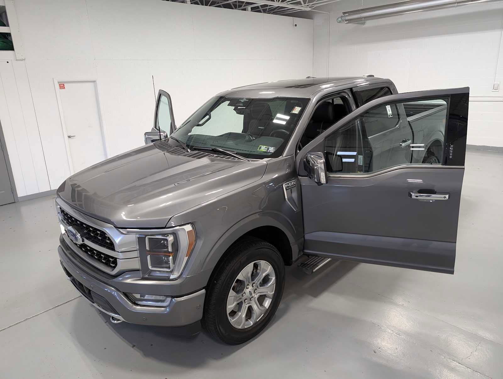 Certified 2023 Ford F150 Platinum w/ Equipment Group 701A High image 15