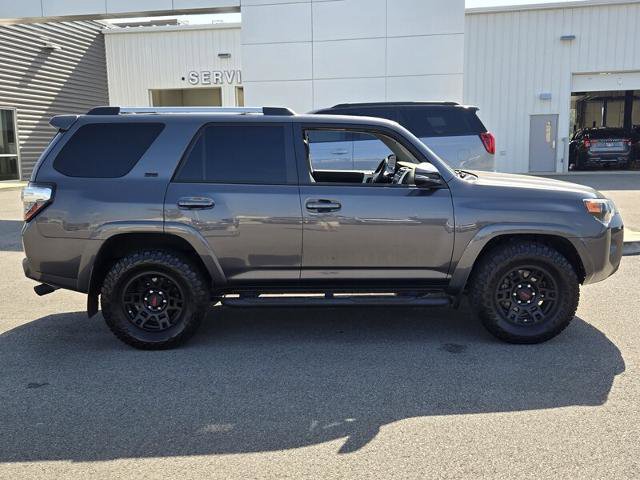 Used 2021 Toyota 4Runner SR5 Premium w/ Moonroof Package RWD image 4