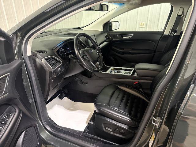 Certified 2022 Ford Edge SEL w/ Convenience Package AWD/4WD image 2