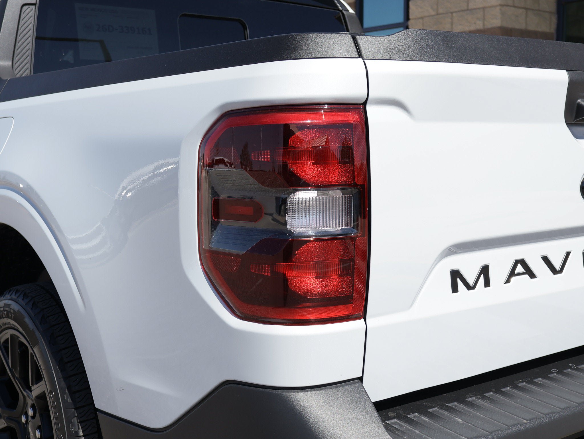 Certified 2025 Ford Maverick Lariat w/ Black Appearance Package AWD/4WD image 18