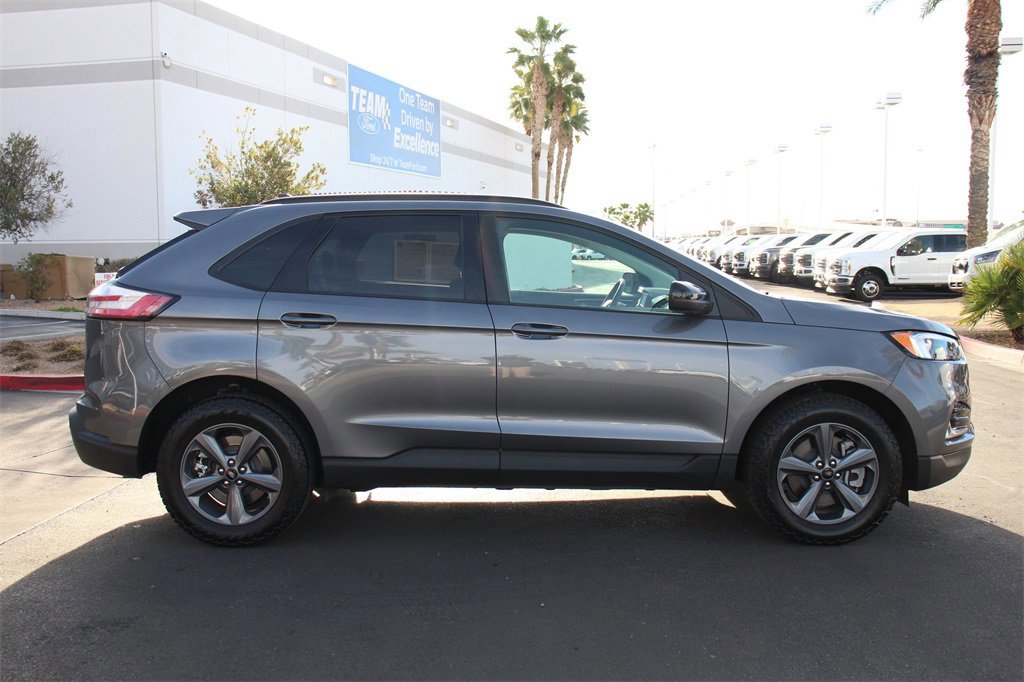 Certified 2024 Ford Edge SEL w/ Sport Appearance Package image 8