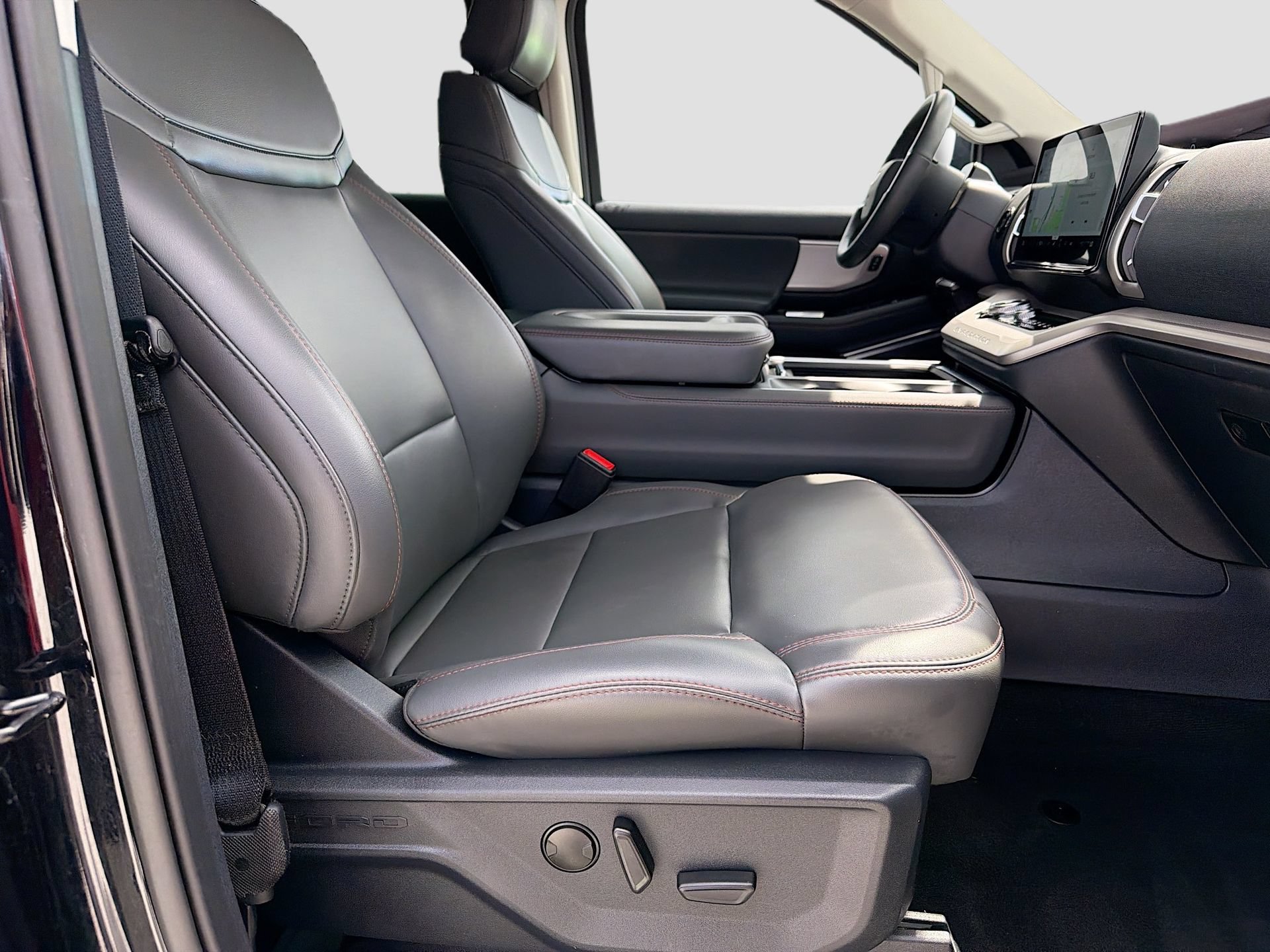 Certified 2025 Ford Expedition Max Active AWD/4WD image 36