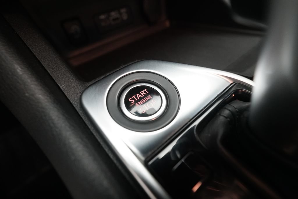 Used 2025 Nissan Sentra SV FWD image 29