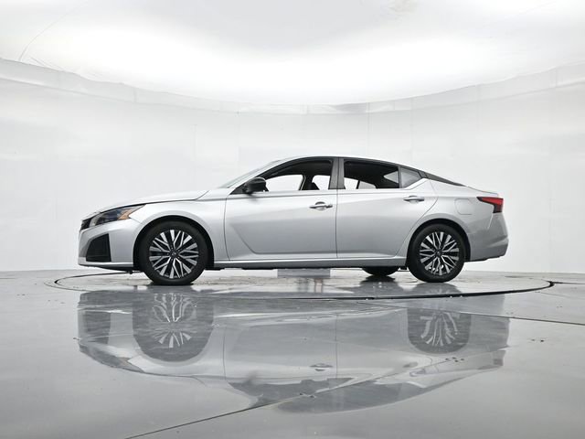 Used 2024 Nissan Altima 2.5 SV image 34