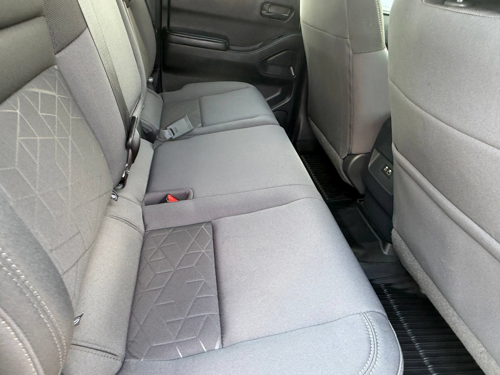 Used 2026 Nissan Frontier SV w/ Tow Package RWD image 19