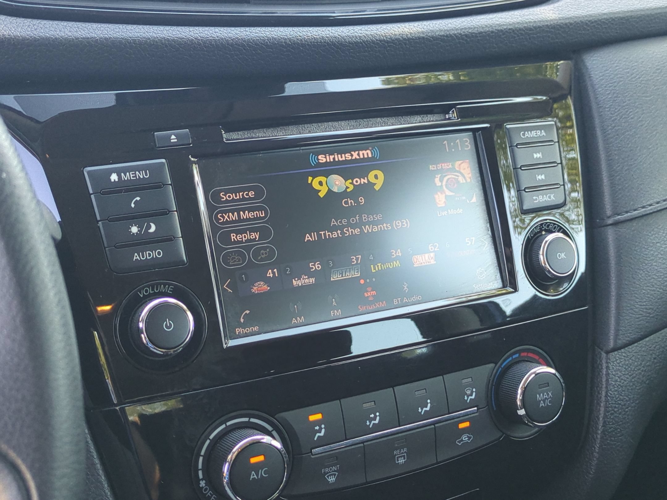 Used 2019 Nissan Rogue S AWD/4WD image 20
