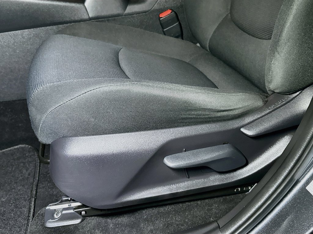 Used 2019 Toyota RAV4 LE w/ All Weather Liner Package AWD/4WD image 19