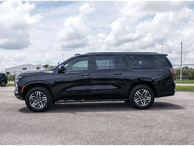 Used 2025 Chevrolet Suburban Z71 AWD/4WD image 2