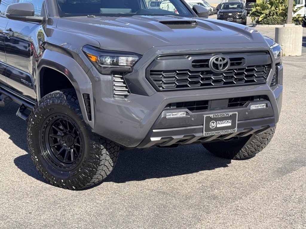 Used 2025 Toyota Tacoma TRD Sport image 3