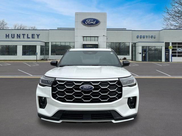 Certified 2025 Ford Explorer Platinum w/ Ultimate Package AWD/4WD image 3