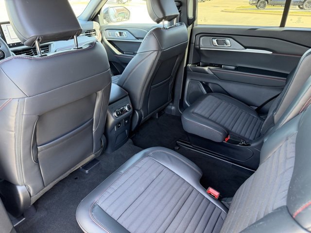 Certified 2026 Ford Explorer ST-Line w/ ST-Line Street Pack image 21