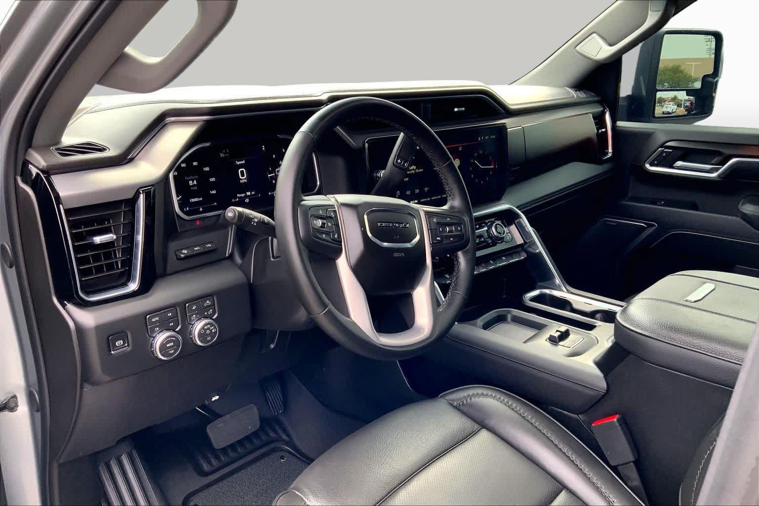 Used 2026 GMC Sierra 3500 Denali w/ Denali Reserve Package AWD/4WD image 16