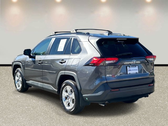 Used 2021 Toyota RAV4 XLE w/ Convenience Package FWD image 7